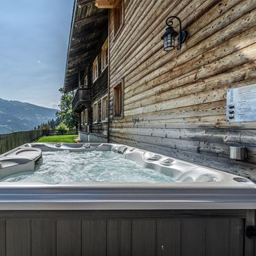 whirlpool, Premium Chalet Zirbe, Kaltenbach im Zillertal, Tirol, Tyrol, Austria