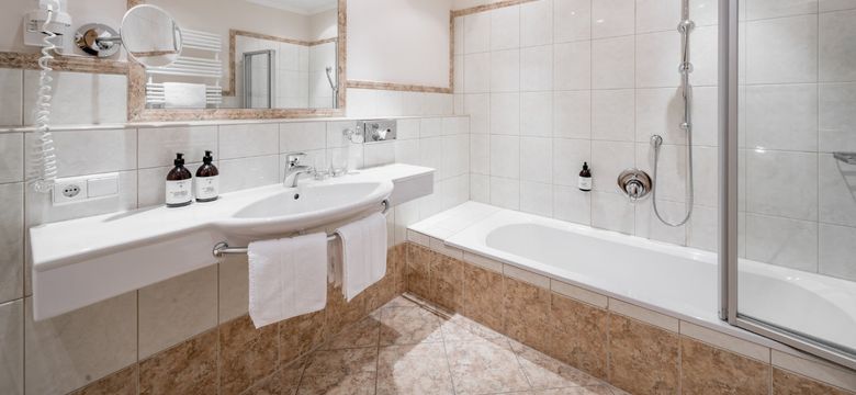 Ski & Wellnessresort Hotel Riml: Double room image #3