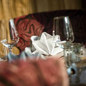 Gedeckter Tisch beim Abendessen