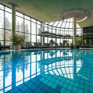 Innenpool der Bade- & Saunalandschaft