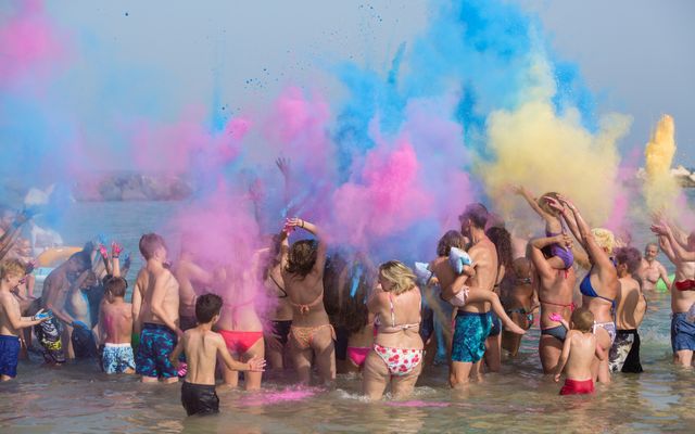 Color Explosion am Strand