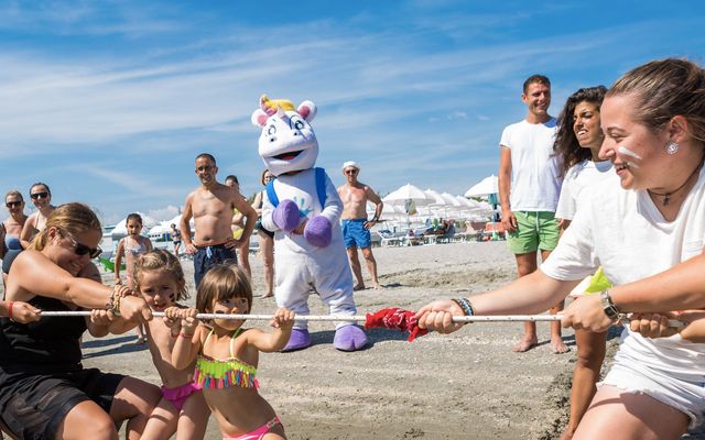 Animation - Seilziehen am Strand