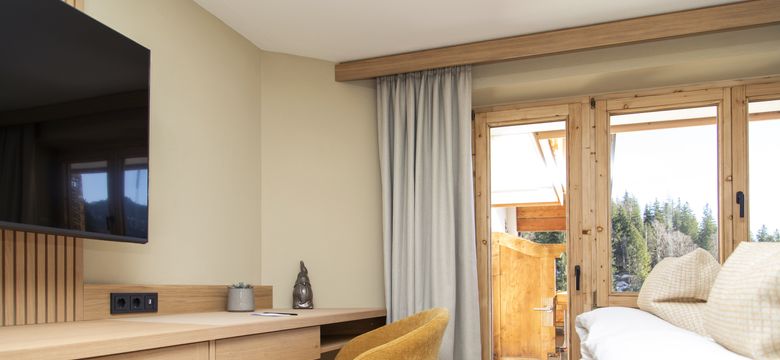 Berghotel Schlossanger Alp: LANDHAUSzimmer image #5