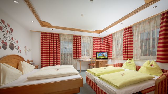 Doppelzimmer Amselnest in der Alpenvilla St. Johanner Hof