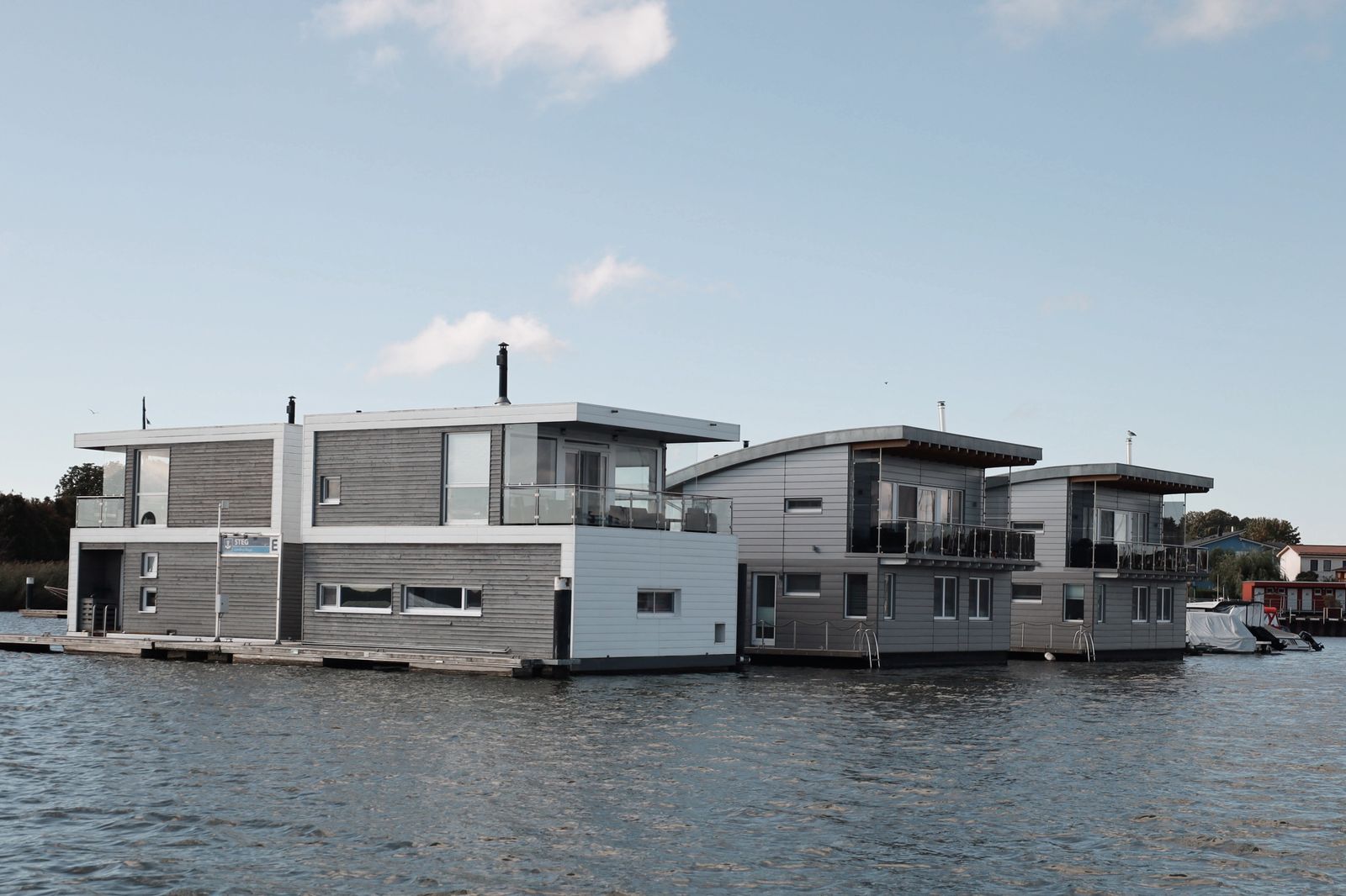 Float 100 Struck - #1