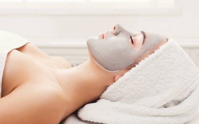 Gesichtsbehandlung Natur Symbolfoto