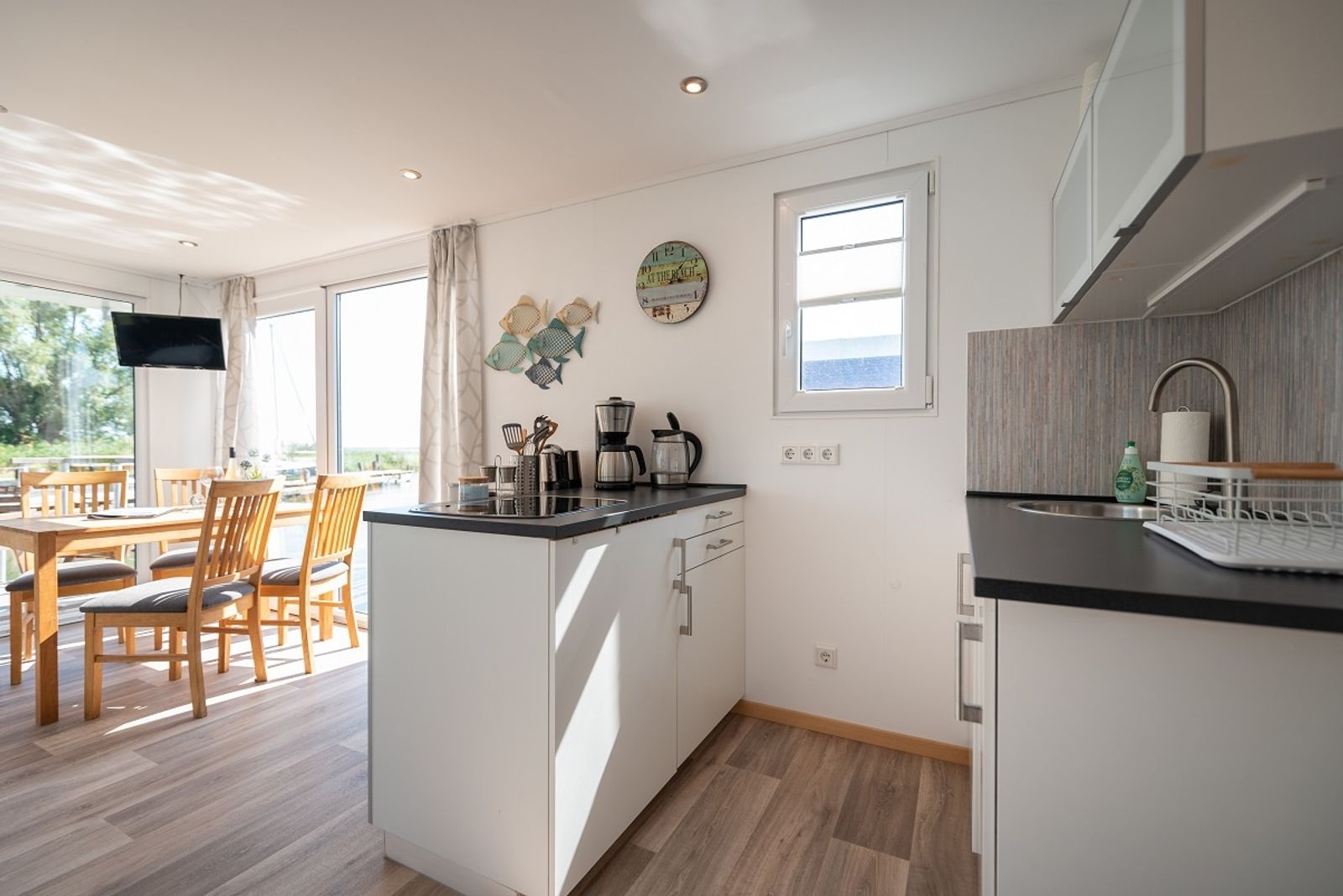 Küche mit Essbereich