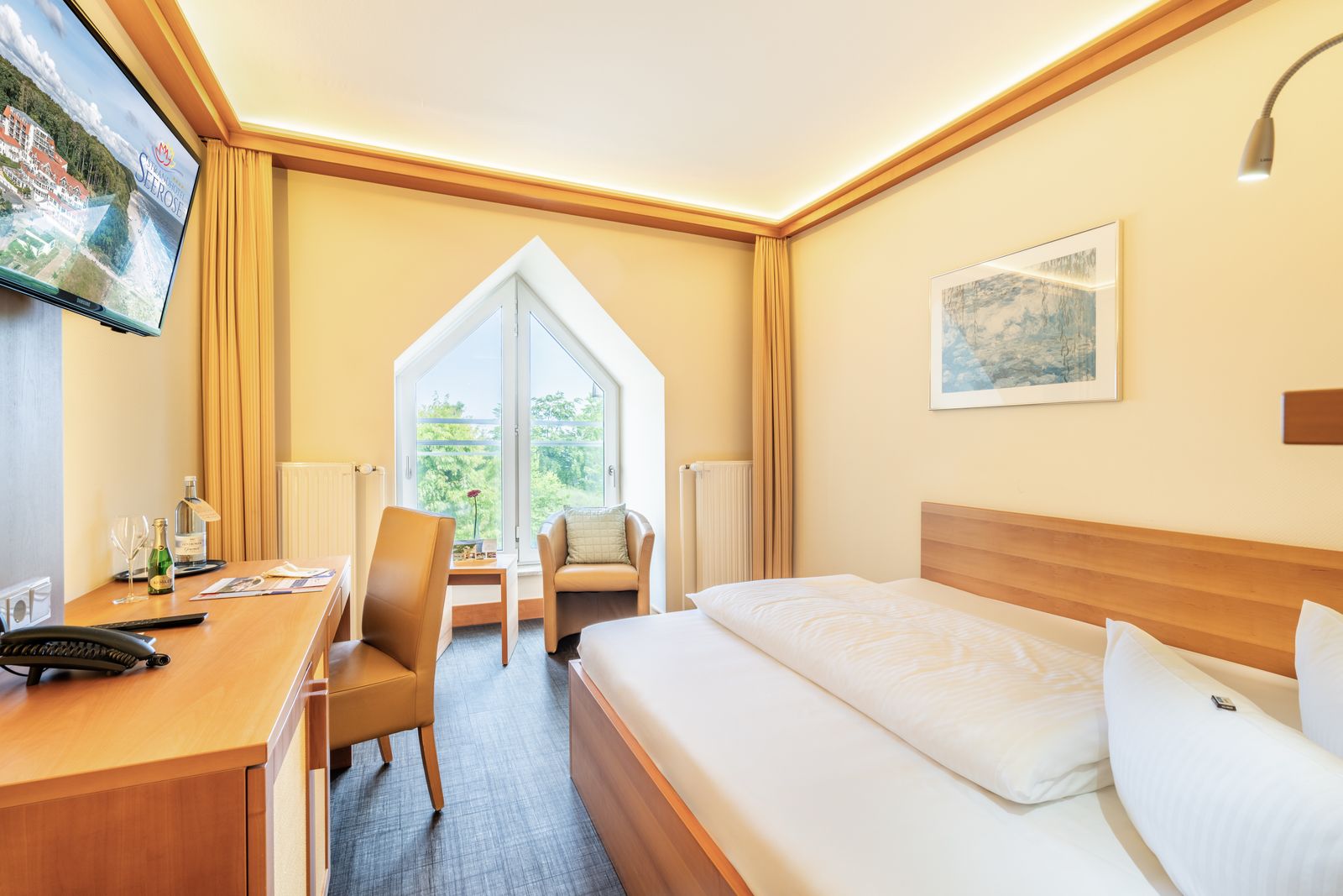 Kleines Doppelzimmer image 1 - Strandhotel Seerose