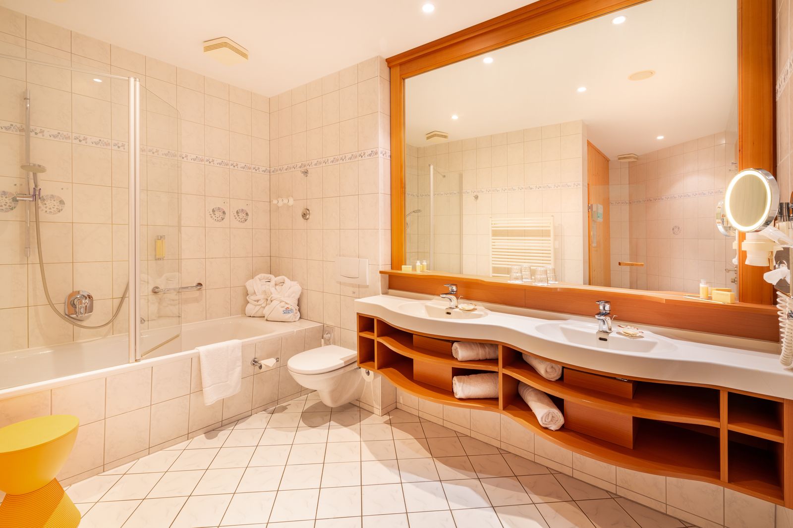 Suite 12 image 4 - Strandhotel Seerose