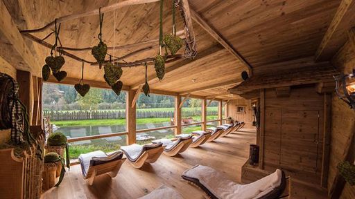 Bester Komfort, ein herzliches Ambiente und ein umfangreiches Angebot erwartet Sie im Alphotel Tyrol.