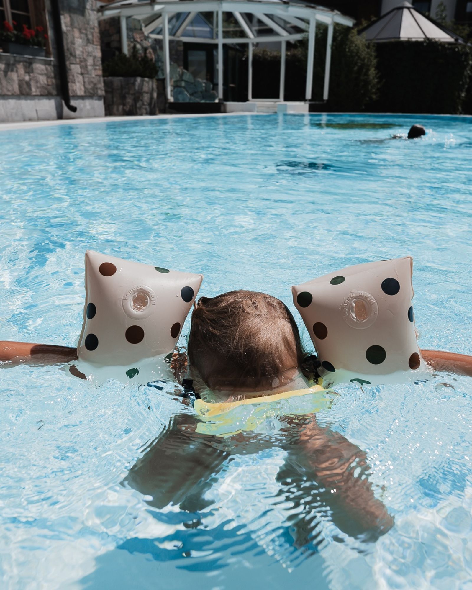 Mit Spiel & Spaß im Urlaub schwimmen lernen image 2 - Familotel Zugspitze Hotel Tirolerhof