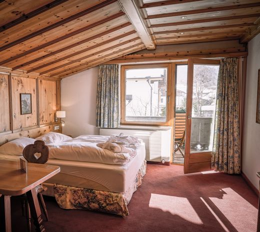 BÄRENHÖHLE image 2 - Familotel Zugspitze Hotel Tirolerhof