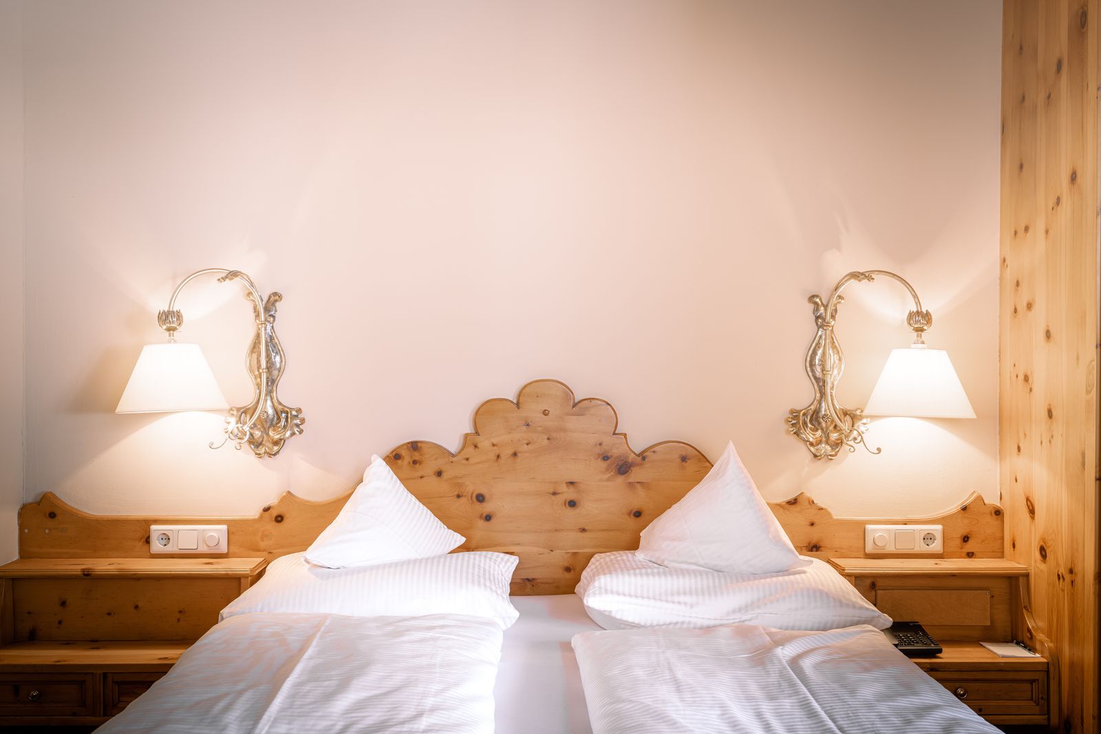 STEINADLER image 2 - Familotel Zugspitze Hotel Tirolerhof