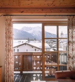 STEINADLER image 1 - Familotel Zugspitze Hotel Tirolerhof