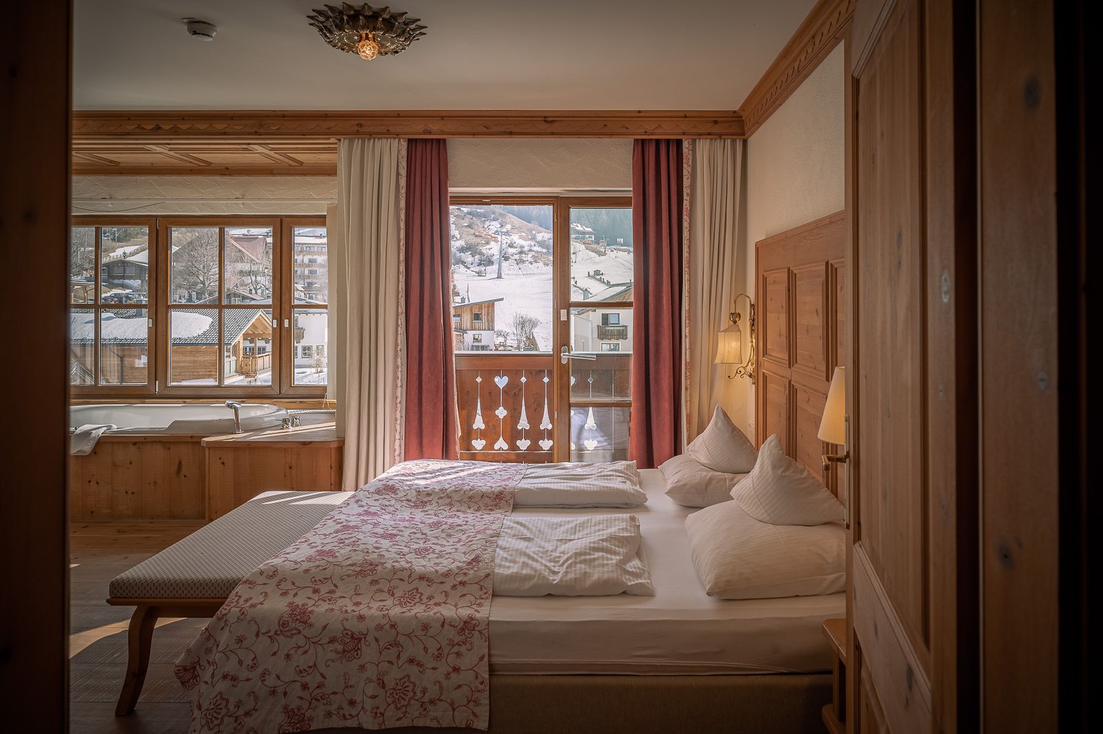 ZIRBEN DELUXE image 2 - Familotel Zugspitze Hotel Tirolerhof