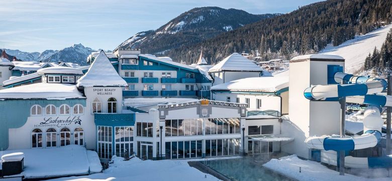 Schlosshotel Lacknerhof: Skiing and wellness