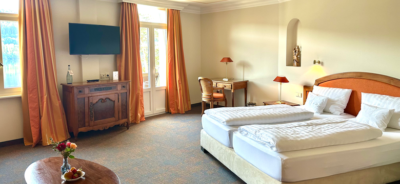 Treschers – Das Hotel am See: Comfort double room with lake view and balcony image #1