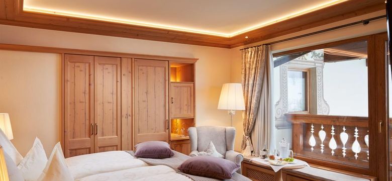 Hotel Singer Relais & Châteaux: Raazalp – double room image #1