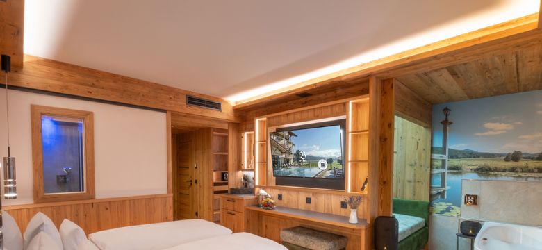 Natur- & Wellnesshotel Brunner Hof 4****S: naturWohlfühlzimmer "Liebesnest" 44 m² image #1