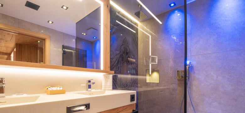 Natur- & Wellnesshotel Brunner Hof 4****S: naturWohlfühlzimmer "Liebesnest" 44 m² image #9