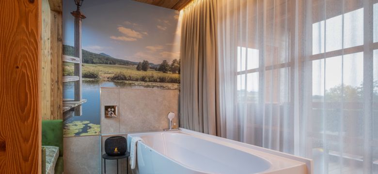 Natur- & Wellnesshotel Brunner Hof 4****S: naturSPA-Wohlfühlsuite "Liebesglück" 46 m² image #5