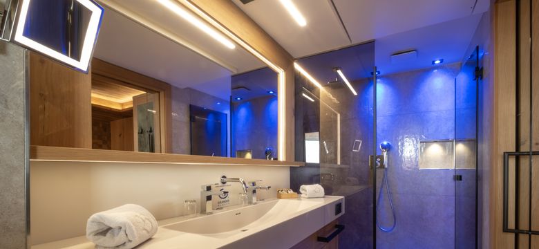 Natur- & Wellnesshotel Brunner Hof 4****S: naturZimmer "Heimatblick" 27 m² image #5