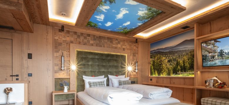 Natur- & Wellnesshotel Brunner Hof 4****S: naturSPA-Wohlfühlsuite "Heimatglück" 95 m² image #1