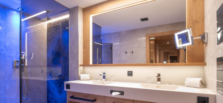 Natur- & Wellnesshotel Brunner Hof 4****S: naturSPA-Wohlfühlsuite "Heimatglück" 95 m² image #8