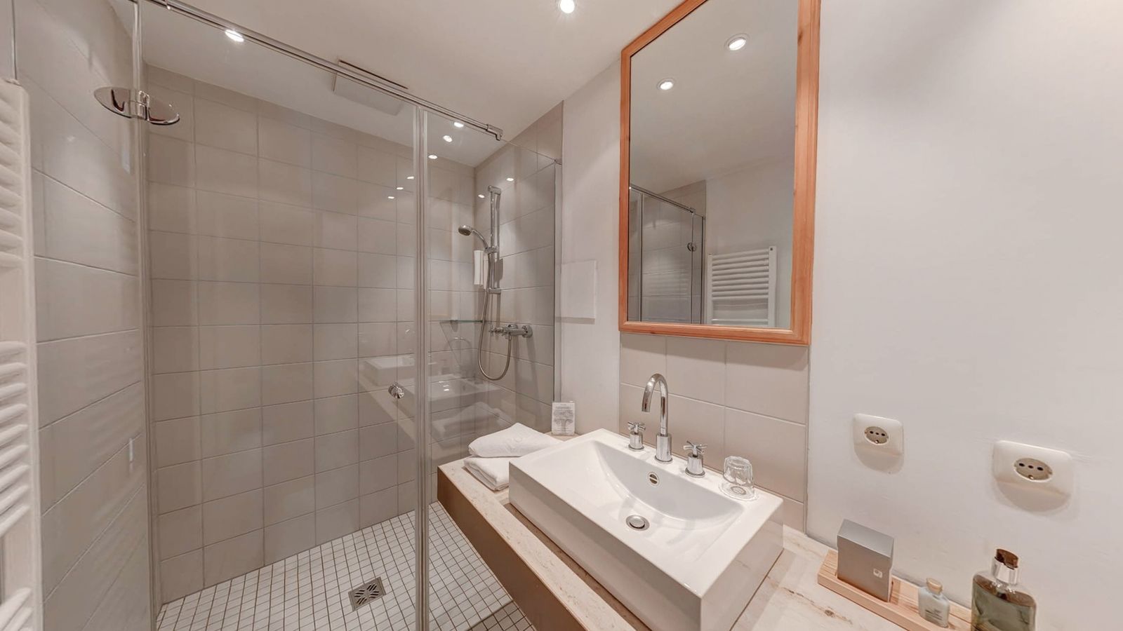 Suite Zwitserse grenen image 3 - Lechquell Hotel Post