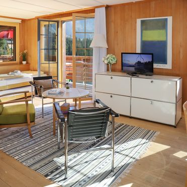 Inside Summer 2, Chalet Jungfrau an der Ledi, Wengen, Berner Oberland, Bern, Switzerland