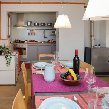 Innen Sommer 3, Chalet Jungfrau an der Ledi, Wengen, Berner Oberland, Bern, Schweiz