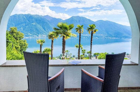 Outside Summer 1 - Main Image, Luxus-Rustico Vernice Gialla im Tessin, Minusio, Tessin, Ticino, Switzerland