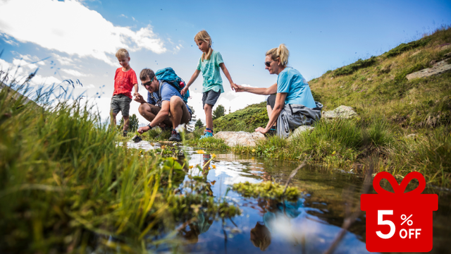 Familienzeit-Plus-Sparpauschale – mehr Urlaub, weniger zahlen. Bis zu zwei Kinder unter 7 Jahren gratis.