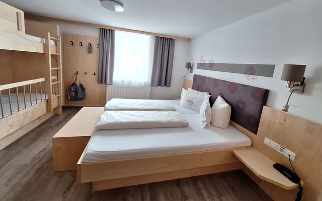 „Garfield" 4 Bett image 2 - Familotel Pitztal Kinderhotel Stefan