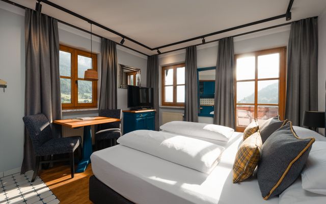 double room lake view image 1 - MONDI Hotel & Appartements am Grundlsee