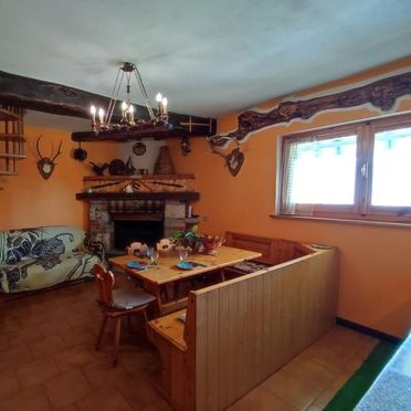 Inside Summer 7, Rustico Merlo, Porlezza, Corrido, Lombardy, Italy