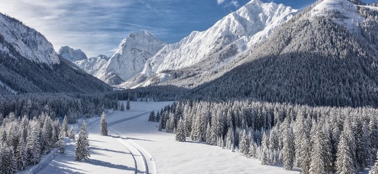 Wellnessresidenz Alpenrose: Winter dream in white and sky blue