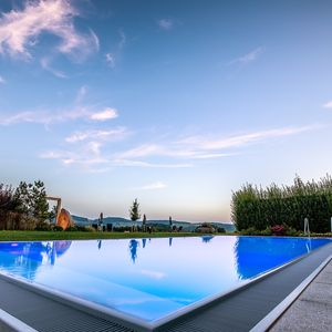 Infinity-Außenpool mit herrlicher Aussicht