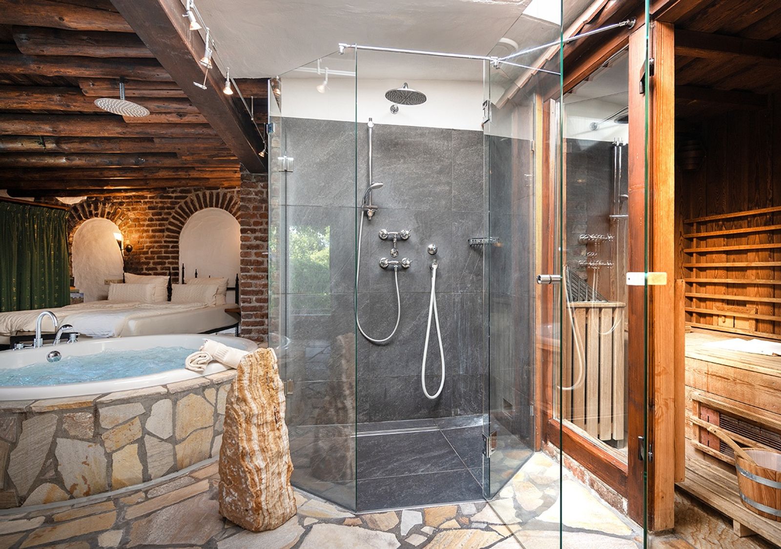 Pool Wellness Suite image 3 - Land Gut Höhne