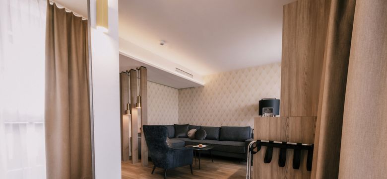 Holzapfel Wellness- und Thermenhotel: Premium Doppelzimmer image #2