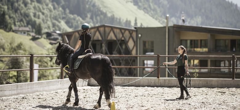 Feuerstein Nature Family Resort: Horse weeks with riding badge