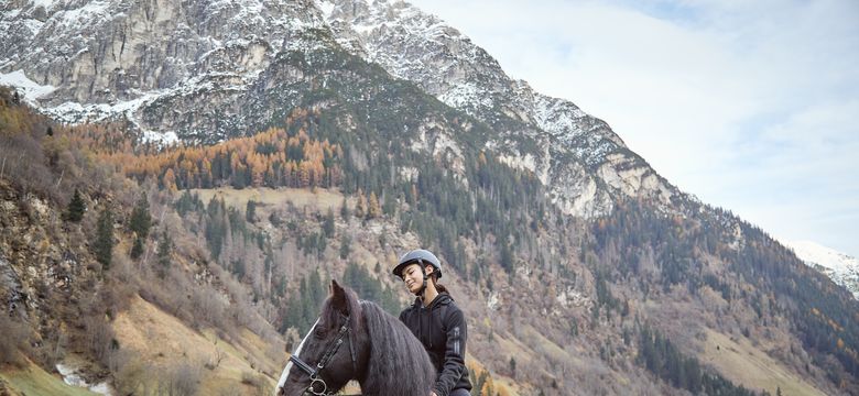 Feuerstein Nature Family Resort: Pferdewochen mit Reitabzeichen im Herbst