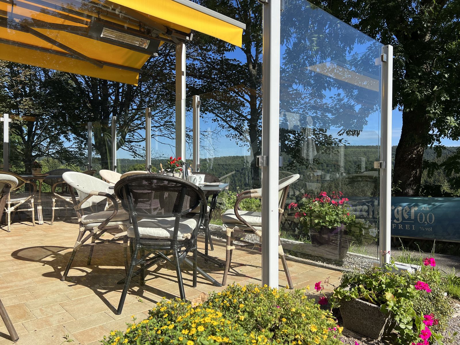 Talblick-Terrasse mit Aussicht