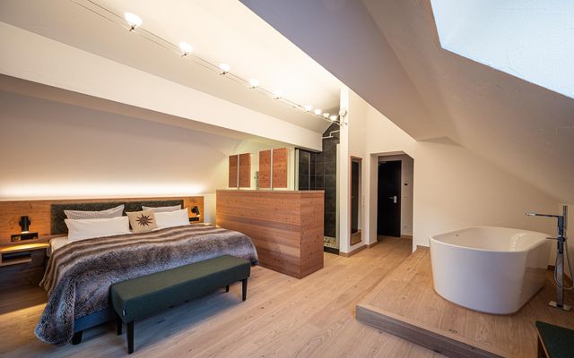 Hotel Zimmer: Deluxe Suite - AlpinLifestyleHotel Löwen & Strauss