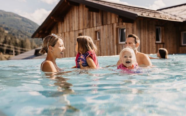 Infinitypool Sommer