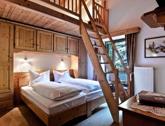  Mulit-Bed Room Classic – with 3 beds on mezzanine floor - Aqua Bad Cortina