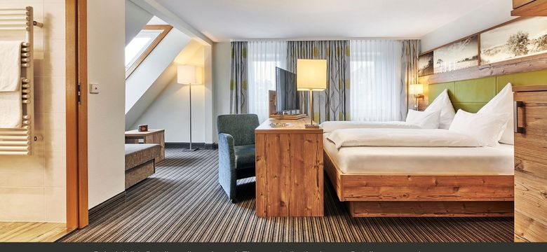 Hotel Kronelamm im Schwarzwald: Burgblick im Gästehaus (Nebengebäude) image #1