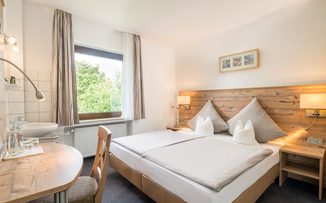 Hotel Zimmer: Doppelzimmer Economy Doppelbett - Hotel Haus Nussbaum