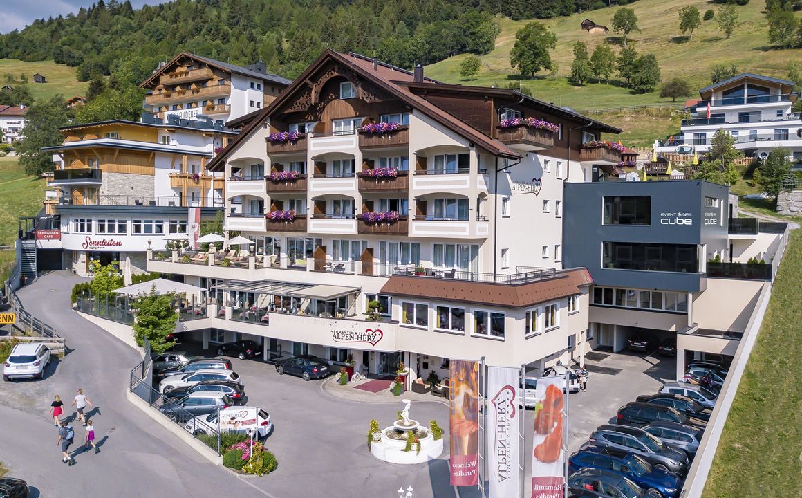 Romantik & Spa Hotel Alpen-Herz in Ladis, Tirol, Österreich - Bild #1