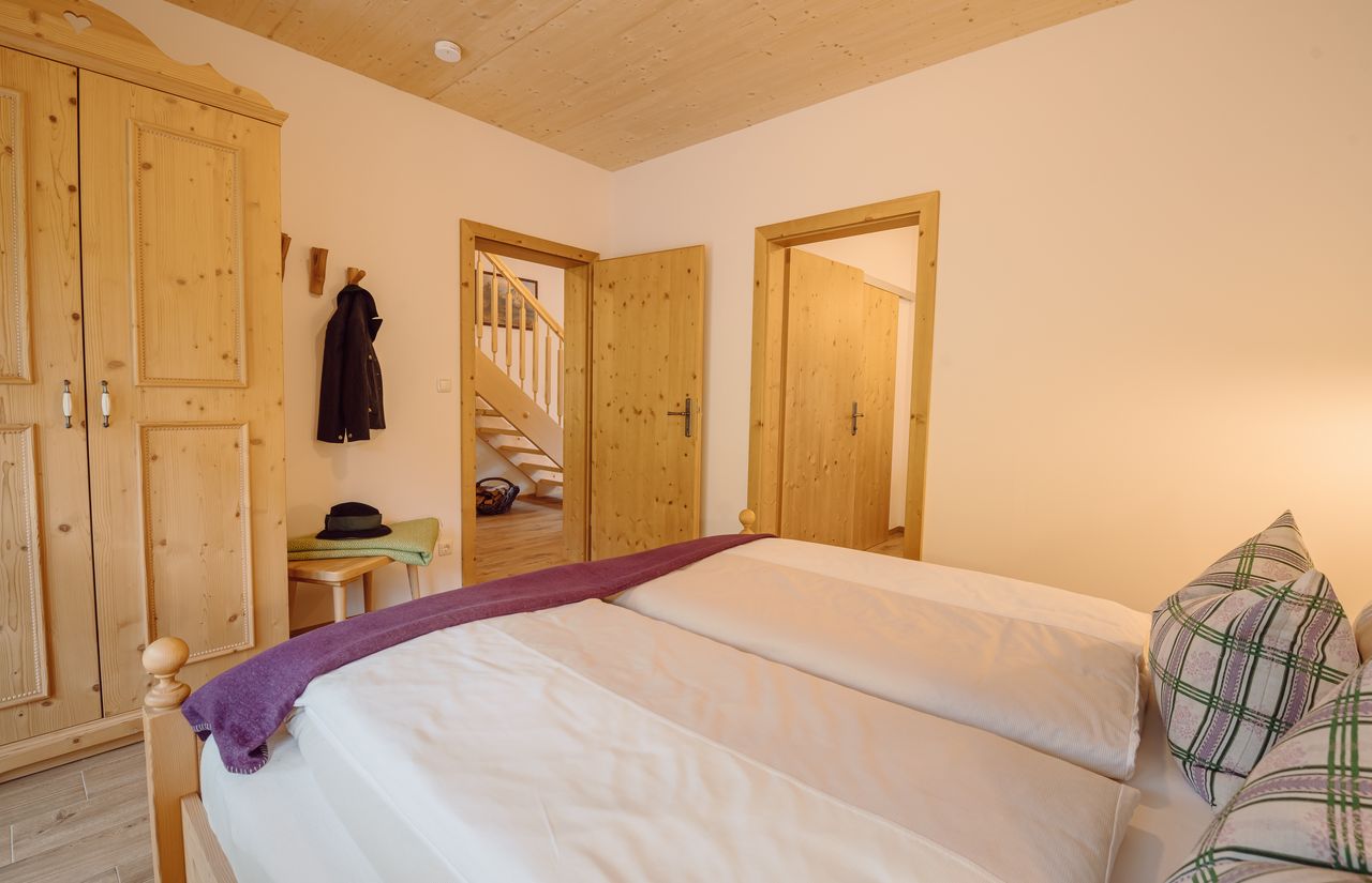 Haus Grundlsee Schlafzimmer EG Doppelbett 18